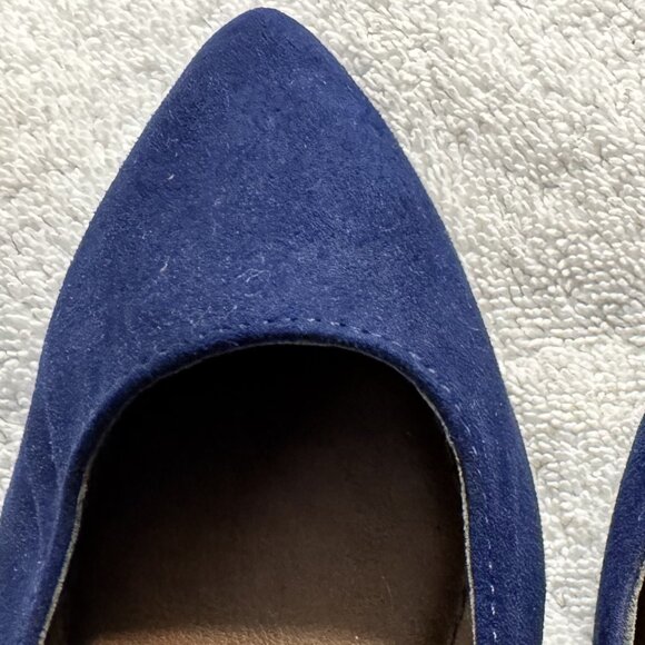 MERONA — Navy Blue Pointed-Toe Suede Flats • 8 1/2 - Picture 5 of 7